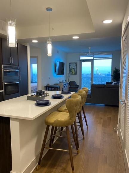 Medcenter Vacation Glasspad Skyline Views, 1 Free Prking Spot, Sleeps 4, Ask For Rental Car Option Houston Exterior photo